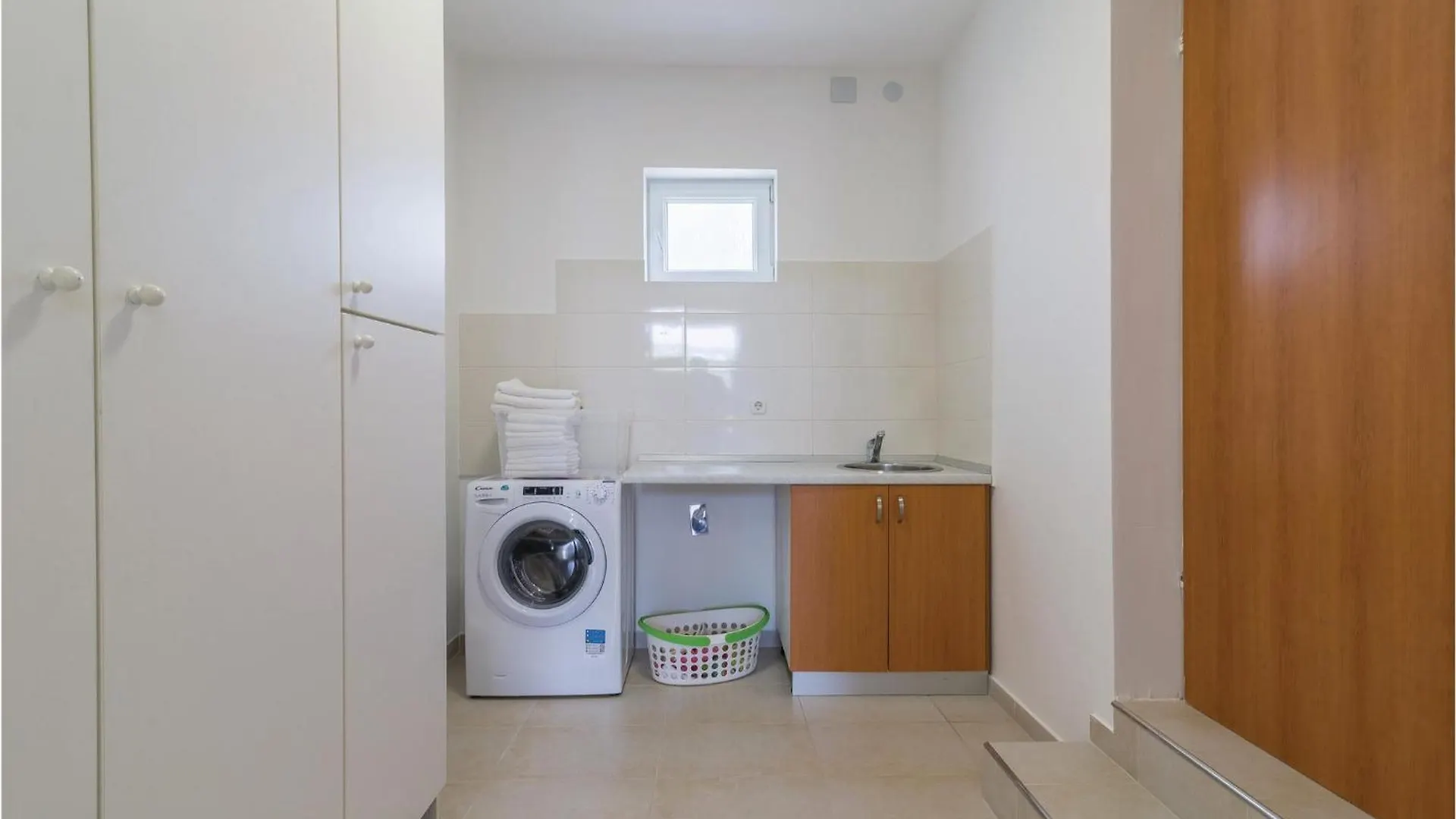 Amazing Home In Sukosan With Kitchen Prázdninový dům