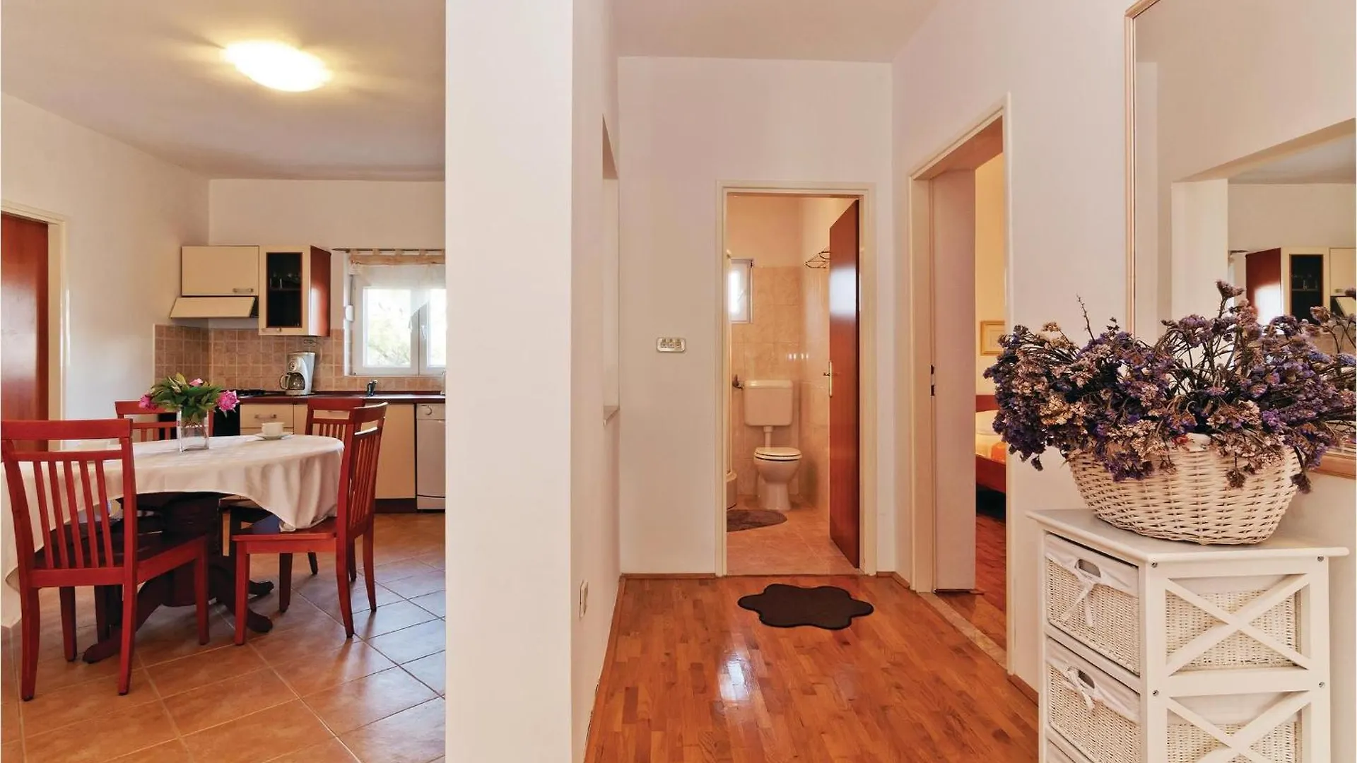 Amazing Home In Sukosan With Kitchen 0*,